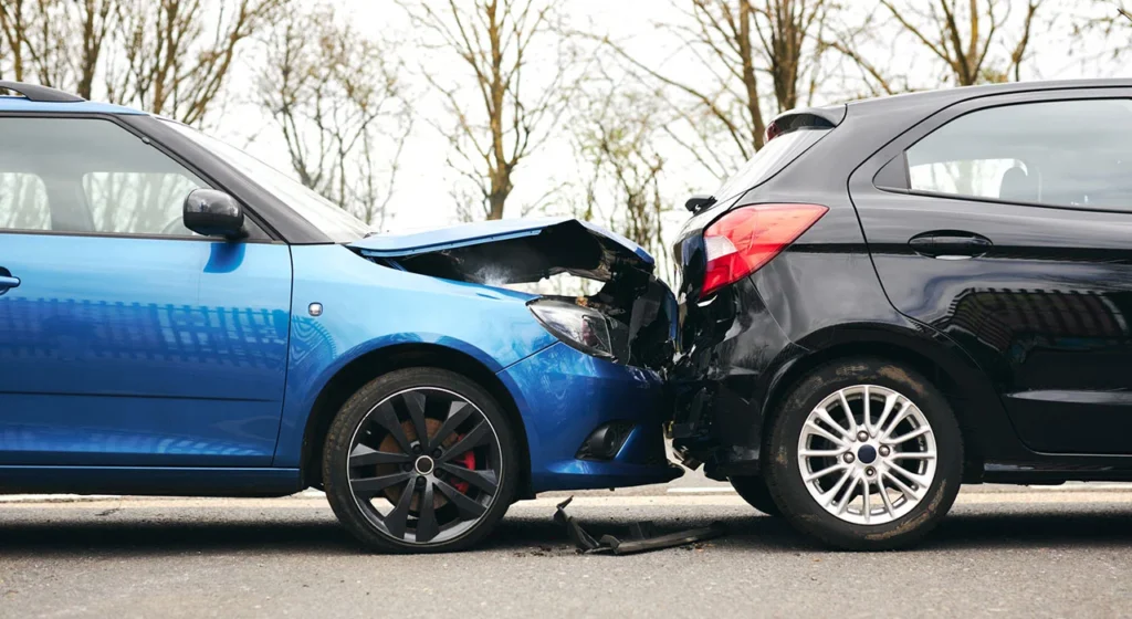 Infographic showing the average car accident settlement Georgia victims may receive based on injury severity and damages.